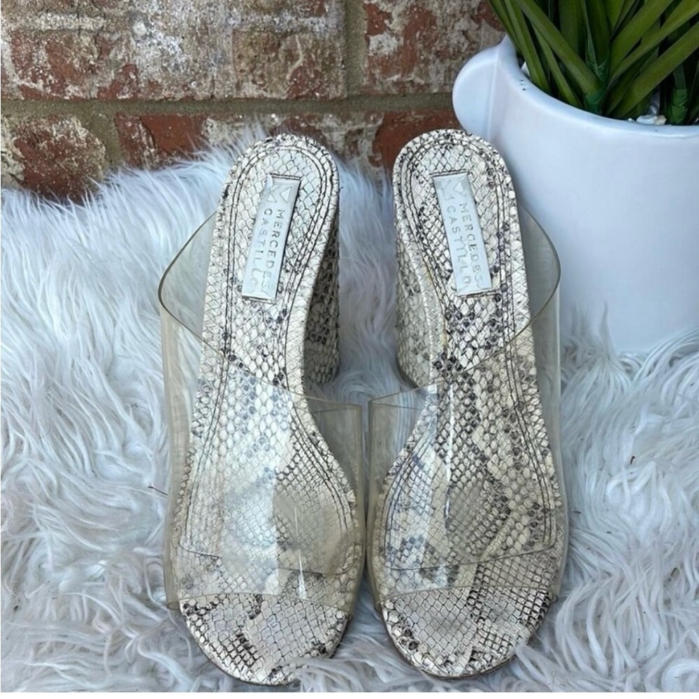 Mercedes Castillo Kuri Snakeskin
Animal Print Espadrilles
PVC - Picture 3 of 9